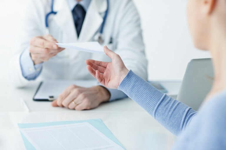 4 early warning signs of a heart attack